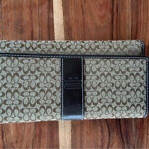 Coach Tan and Black Signature Clutch vintage monogram Y2K